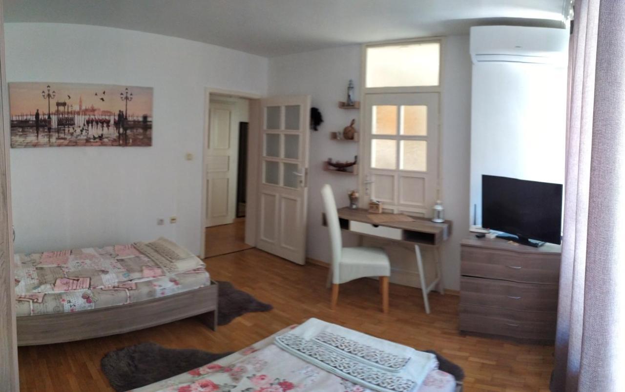 Apartament Bogoslovovi Varna Exteriör bild