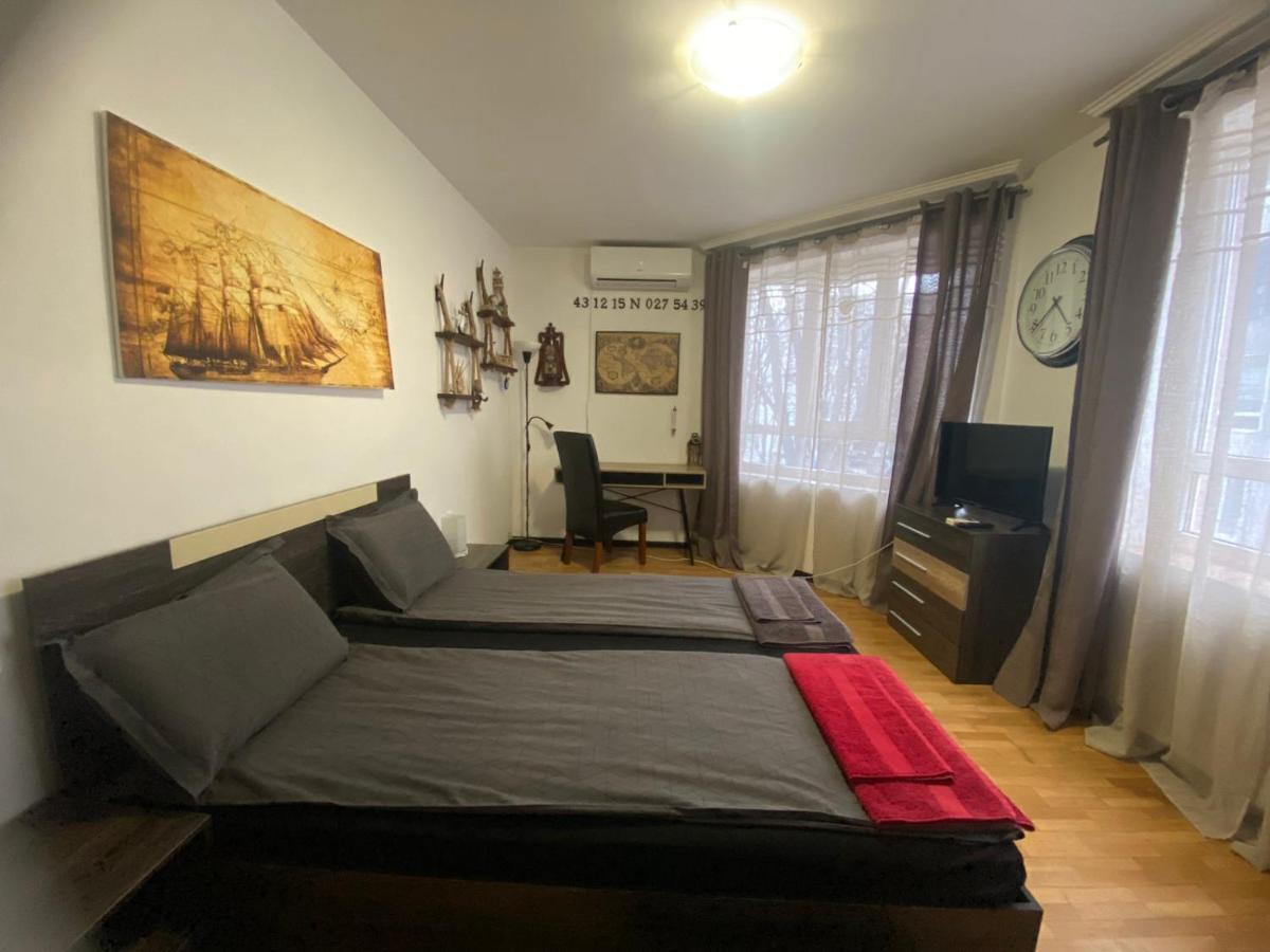 Apartament Bogoslovovi Varna Exteriör bild